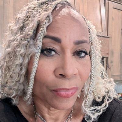 Wife /Mother /MiMi/ Latter-day Saint/ Sports fan/ Real Estate investor
