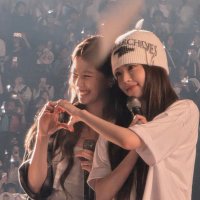 aimersss 🌸 (@zuzuonthebeat) 's Twitter Profile Photo aimersss 🌸 (@zuzuonthebeat) 's Twitter Profile Photo