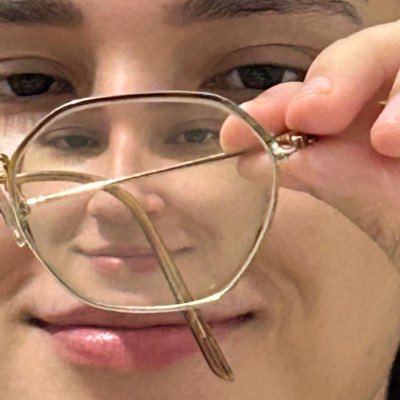 lealvesrs's profile picture. 