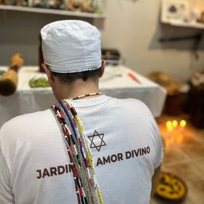 • terapeuta reiki mariel • terapeuta multidimensional arcturiana • rodeia fogueira balança maracá, o couro do tambor faz o coração vibrar •