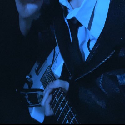 07ギターです!歴2年ぐらいです。ちまちま活動してます。来年ネットでの本格的な活動を予定してます!しばしお待ちを〜、、