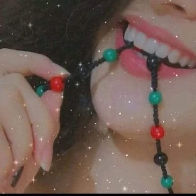 انا انثى اعشق شخصيتي مهما كانت
واعشق تفاصيلي وملامحي
أنا أنثى أشبه الغيم في طهره.
احتوائي لابعد الحدود
قلبي آمـــاان
الأكثر حنيّة
رحيمة وهادئة دائما 🌹💙