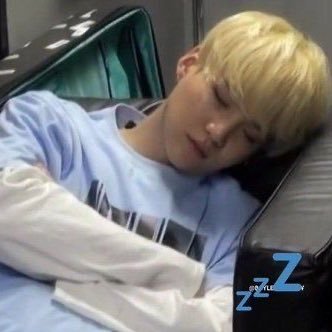 macucasdday's profile picture. una dice no hay tal crisis y se ríe con su mejor cara de bolida