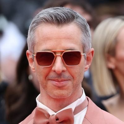 Katta kokraklar bilan etuk sargish porno