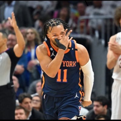 WalkdownBrunson's profile picture. no bio needed🗣