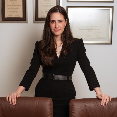 Abogada. Especialista en Derecho Administrativo (@usal) y en Comercio Internacional (@BristolUniLaw). II Lawyer - Trade and Administrative Law specialist.