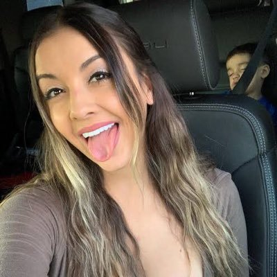 I love online chatting and meeting new https://t.co/V9S3qYXQIO below for chat