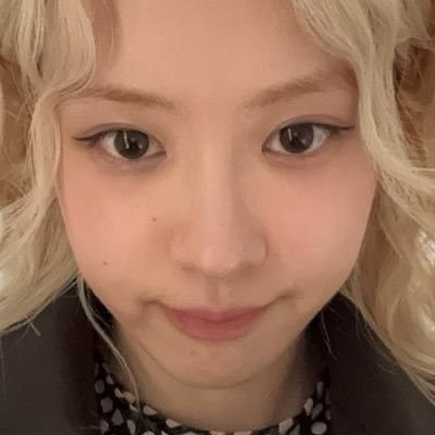 lisamlik's profile picture. 