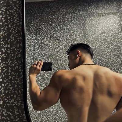钢铁直男Top 双🔥180-72-44🟡Steam爱好者_好好鍛鍊_ 好好生活 今天食咩?热爱肌肉💪精神小伙👅大奶妹妹🟦私信偶看•有事直说⚽️🎱🧗🏋️🎮🔥