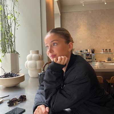 LeslieanLeon's profile picture. Angel investor, fitness enthusiast 🧘♀️, love life, ocean 🌊, sunshine and beach 🏖️. Believe that everything is the best arrangement