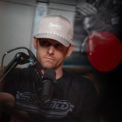 @NASCAR TireChanger•#StackingPennies Co-Host•Owner of FloCoating.
Jumping in front of cars for a living