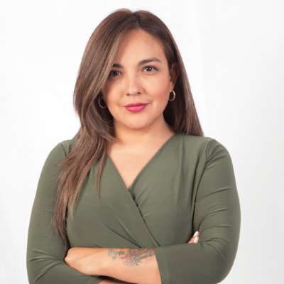 Vivir es tomar partido.
Militante por el exceso de memoria.
Editorialista en @EspaciadoraBar
#Comunicación
#Estrategia