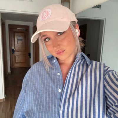 ameliamcgillx_'s profile picture. ⚽️🏎️ chels and ferrari