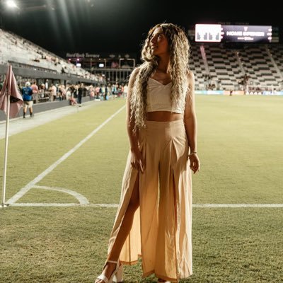 Sofi_Pisano1's profile picture. 🎙️Periodista Deportiva | 📍FIFA Club World Cup 2025 | ⚽️Cobertura de Seleeccion 🇦🇷, MLS 👚, y más | 🌐 contenido en https://t.co/QekePuCOyK | IG @sofi.pisano