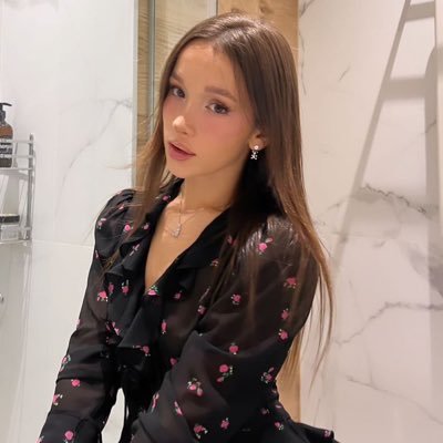 HERE FOR FUN AND CONTENT NO SCAMMERS SHOULD MESSAGE PLS