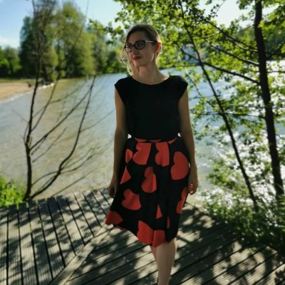 “Business strategist 📈 with a love for exploring global cultures 🌏 and lighting up each day with creativity.” Porn 🚫 Spam