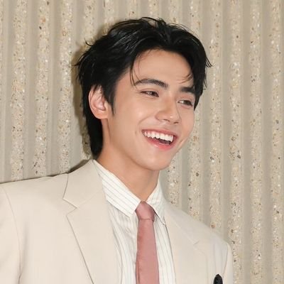 @LuvPPeem