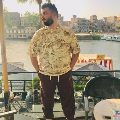 اسمع ثم ابتسم ثم تجاهل ، رحم الله امرئ تغافل لأجل بقاء الود ..