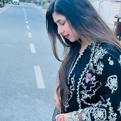 RabiaBano11's profile picture. your attitude determines your altitude😎