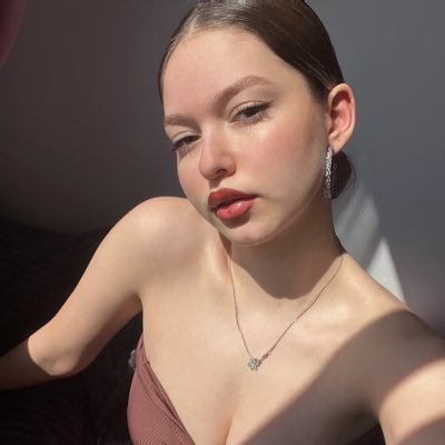 Sena_candar19's profile picture. 