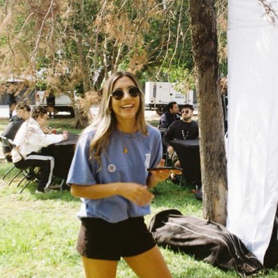 a veces estudio ciencia política, bullanguera siempre