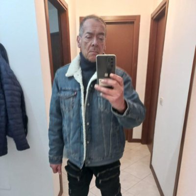 fisbe43204's profile picture.