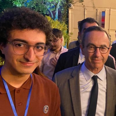 Foot, histoire et politique. Patriote 🇫🇷 - Jeune @lesRepublicains et @Nouv_Energie - #AvecRetailleau