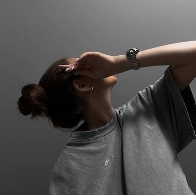 Ecmelydzz21's profile picture. harbi yaşım 55
bir kelebek ömrü kadar 🦋
Hayat çok kısa zamanın değerini bil