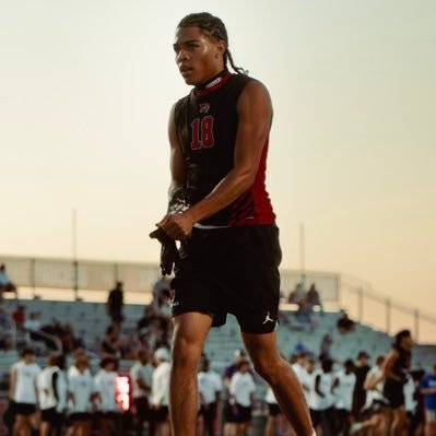 ✝️2027 | 6ft, 163lbs| WR/ATH| 4.39 40yd | Track| laser 10.61 100m| 3.5GPA |602-290-4474 | treysmitty08@gmail.com | Williams Field HS (6A)