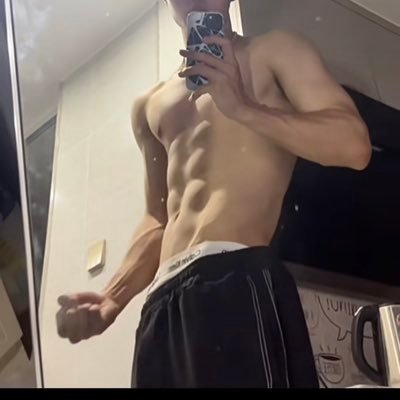 zhngkn395022's profile picture. 发的所有夫妻情侣资源全部免费对接  需要验证为真实夫妻或者情侣就可以推荐