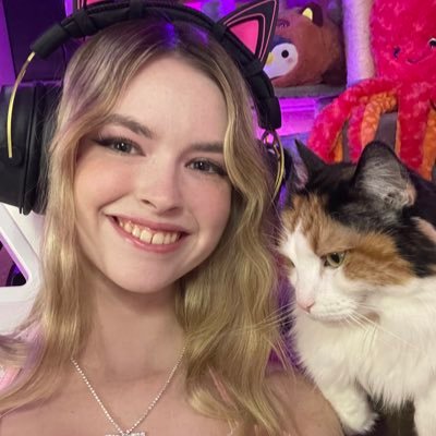 I’m a Jesus loving, conservative 22 year old gamer💖Business E-mail: SaltShakerness@yahoo.com💖 @AdvancedGG Partner! Use Code Sa1t for 10% off your Order!!💜