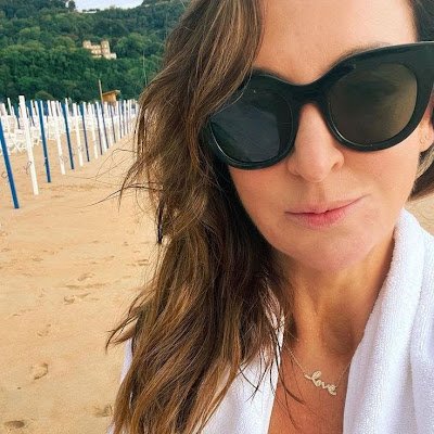 I'm Sally Nugent, an English journalist, newsreader and television presenter. Started BBC Breakfast since October 2021. And a loving mother to her only child 🚸