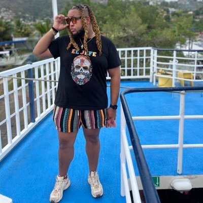 _redrasta's profile picture. • Gargoyle 🐲 • Bsc. Social Work UWI STA 👨🏽‍🎓 • @kake_dup 👨🏽‍🍳 • Here for the drama and geeps 😌.
