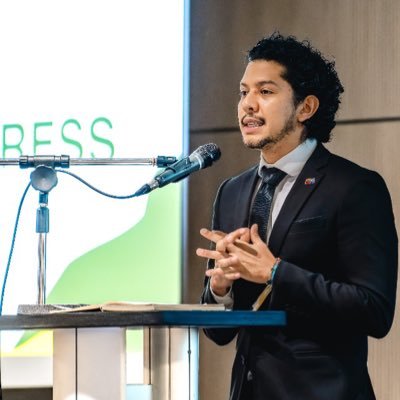 DiegoMunozQ14's profile picture. Servir a la humanidad es la mejor obra de una vida. | Los gobiernos deben ser de leyes más que de hombres | #✊🏾