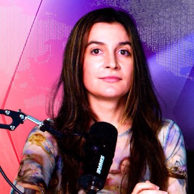 watch News 4 Women | comedian | nyc IG: @chloelabranche YOUTUBE for my News 4 Women show! 👇🏻
