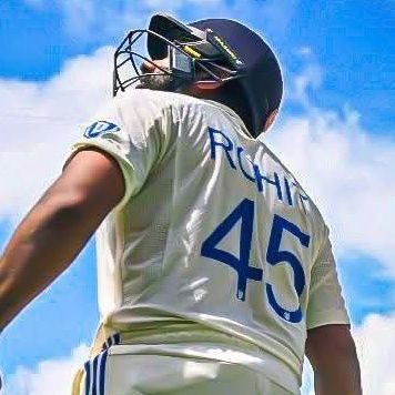 कट्टर समर्थक रोहीत साहेब @ImRo45❤️🔥 And One Man Family @mipaltan 💙