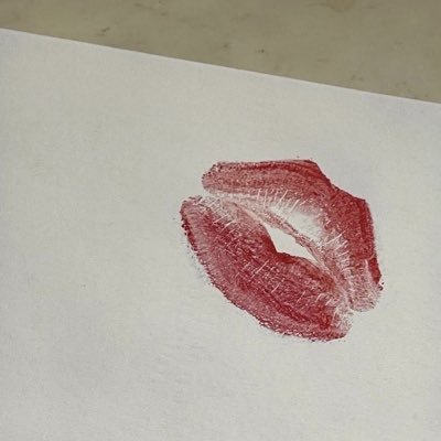 «يحيّا حياته فارقٍ ماله أشباه»