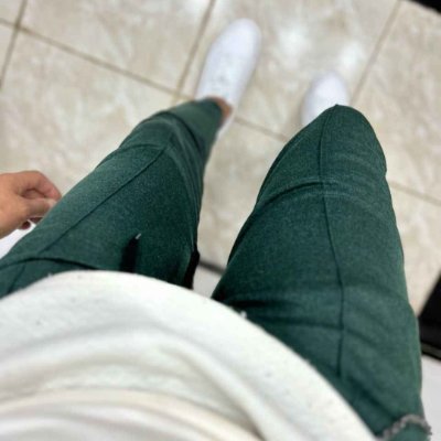 Nivaxlee's profile picture. 