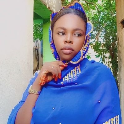 Hausa Fulani 🇨🇲/🇳🇬...
HRM 👩🏾💻...
#RealMadrid...
Pastry Chef 👩🏾🍳...
Designer 👩🏾🎨✍🏽