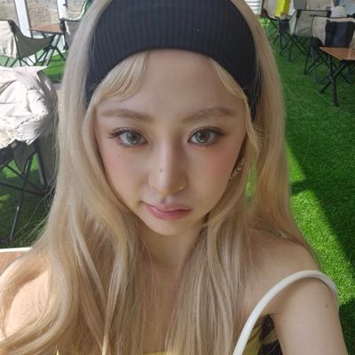 YUNJlNNIE's profile picture. sserapinkvelvet enjoyer