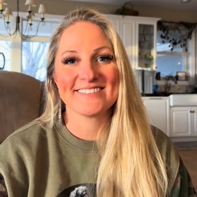 Wife and Mom. Space X, Tesla, and X enthusiast, Conservative. 🇺🇸🇺🇸MAGA Trump 2025 & Beyond. 🇺🇸🇺🇸#AMERICAFIRST