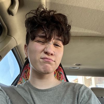 _sun_n_moon's profile picture. (they/them)