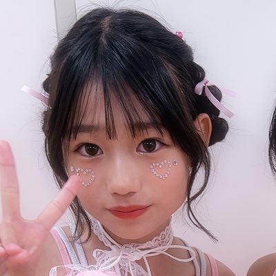 JC1🩷るぅ🩷12歳🩷投稿本人🩷母管理🗝️ 趣味🩷コスメ集め&POPMARTフィギュア集め🩷鉄棒🩷寝ること🩷 ぽんこつですがよろしくお願いします🧸💕 Tiktok→ https://t.co/P97vaEGGwY