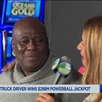 I'm Dave Johnson the winner of the powerball lottery I won $298.3 million I'm giving out $30,000 to my first 2k followers... Approved By Government 🇺🇲🇺🇲🇺🇲