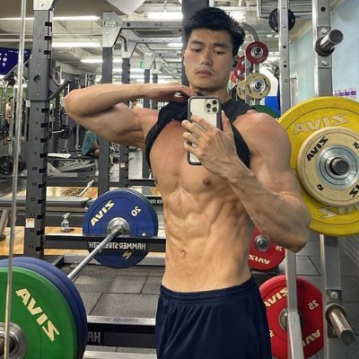 MarchelleN70920's profile picture. 部队退伍S 20cm很粗很大，身材很好｜喜欢持久打桩 放开玩，近距离可约。
兵哥推荐同志极品app⬇️⬇️⬇️