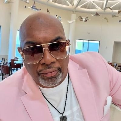 JeffSmi44998386's profile picture. Happiness is a Choice 😀 
Choose it everyday 🙏
LET LOVE 💕 LEAD ❤️