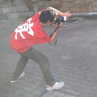ホーリーピーク声優養成所にて映画監督サイトウユウさんの元で学び、コスプレやポトレをメインに撮影しているフリーランスのカメラマンです。 撮影した写真のポートフォリオやアイドル運営に関するコンテンツをブログにて公開中!アイドル運営時1か月で特典会一回当たりチェキ撮影枚数を15→55枚に増やし売上2万→8万円にしたの実績あり