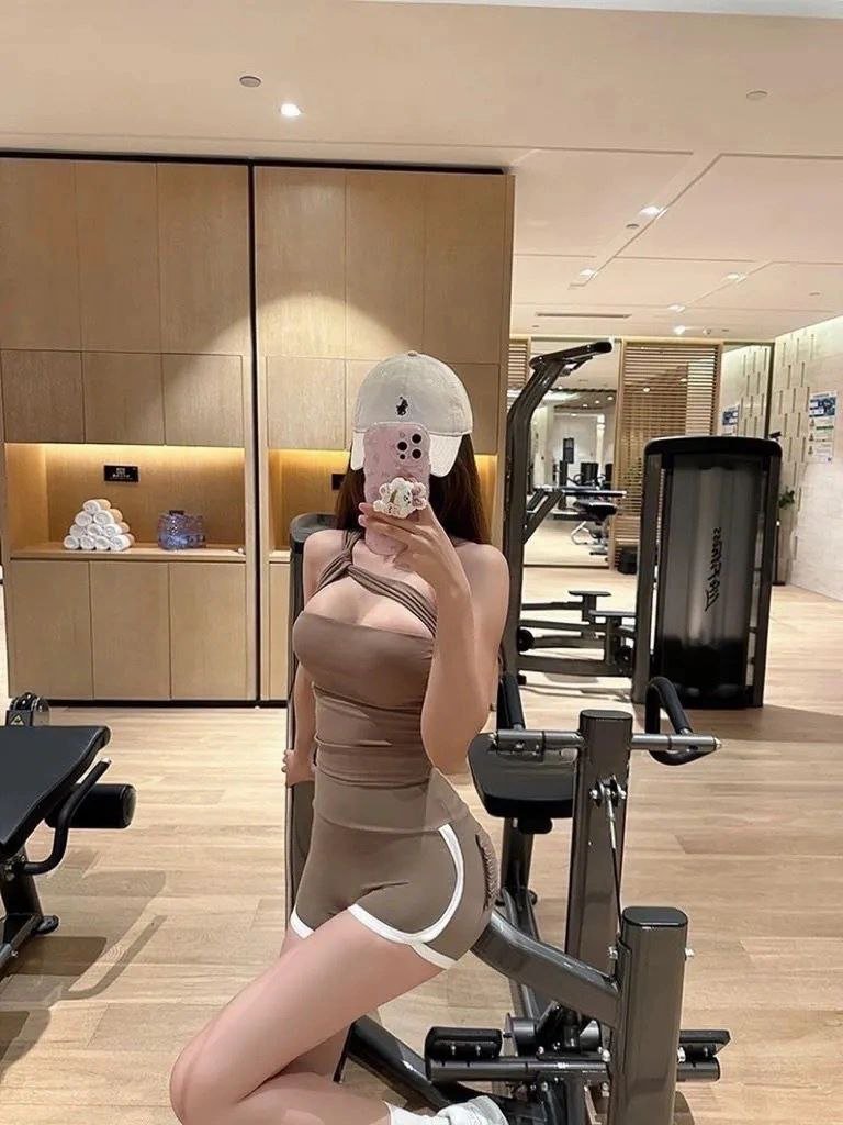 JessicaWil33029's profile picture. Our company ‌first transfer USDT to y​ou TRC20, you return 90% to our BEP20, you ge‍t 10%, you get 2K per day
Telegram group for details: https://t.co/OffWnvpd8P