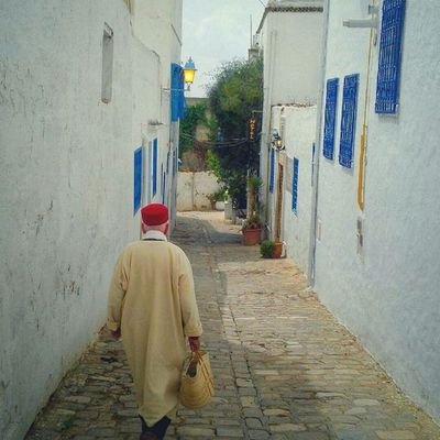 Paintings331_3's profile picture. اكتشف أجمل وأروع اللوحات التونسية 🎨 📸
فن يجسد الأصالة والتنوع 🇹🇳
كن جزءاً من عالم الإبداع.