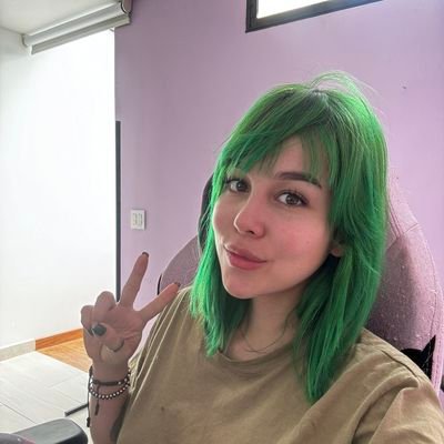 Emilysmith055's profile picture. 